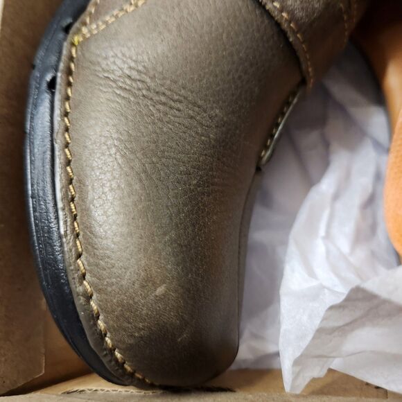 Clarks Un Loop Ease Clog – Women’s 6.5, Dark Olive Leather, Unworn - Picture 11 of 12